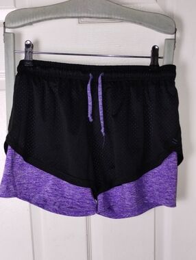 Dual-Layer Athletic Shorts — Black Outer with Purple Inner.XXL